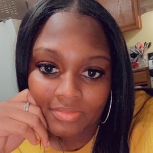 Meet your Posher, Malika